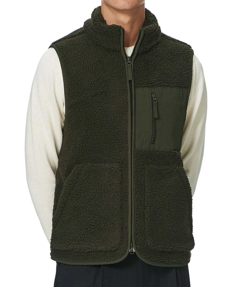 Herr | Tröjor | A Day's March | Arvån Recycled Fleece Vest Olive