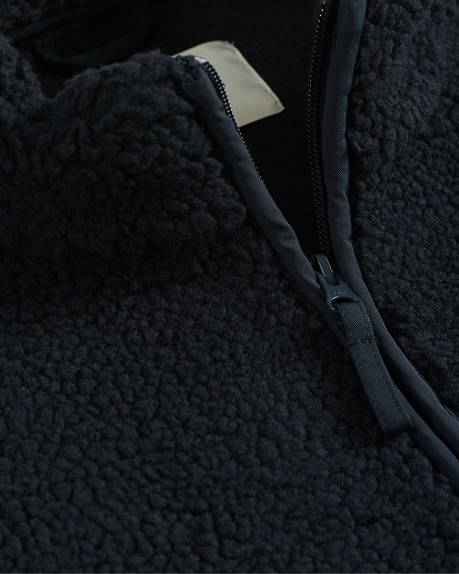 Herr | Tröjor | A Day's March | Arvån Recycled Fleece Vest Navy