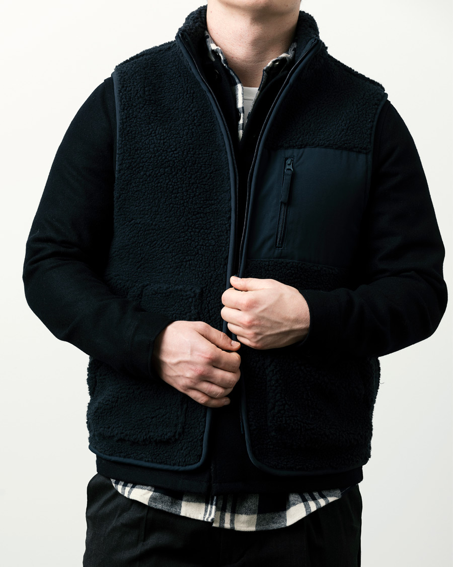 Herr | Tröjor | A Day's March | Arvån Recycled Fleece Vest Navy