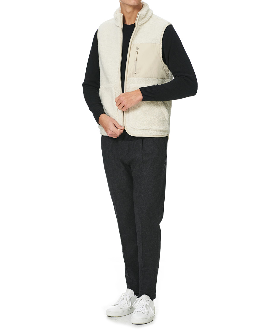 Herr |  | A Day's March | Arvån Recycled Fleece Vest Off White