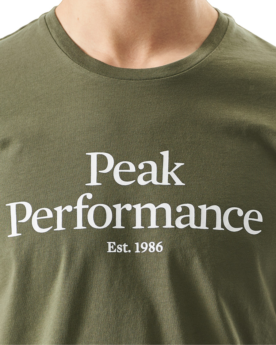 Herr | T-Shirts | Peak Performance | Original Logo Crew Neck Tee Pine Neddle