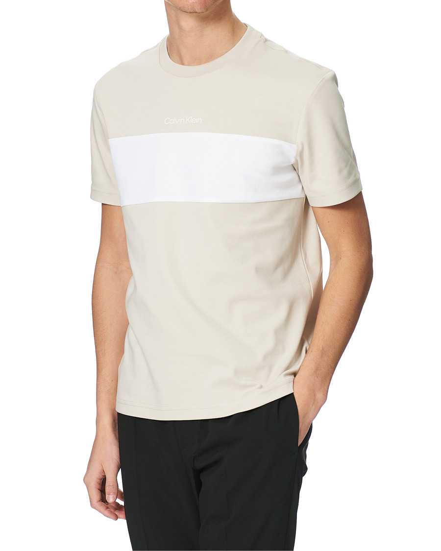 Herr | T-Shirts | Calvin Klein | Logo Colorblock Crew Neck Tee Stony Beige/White
