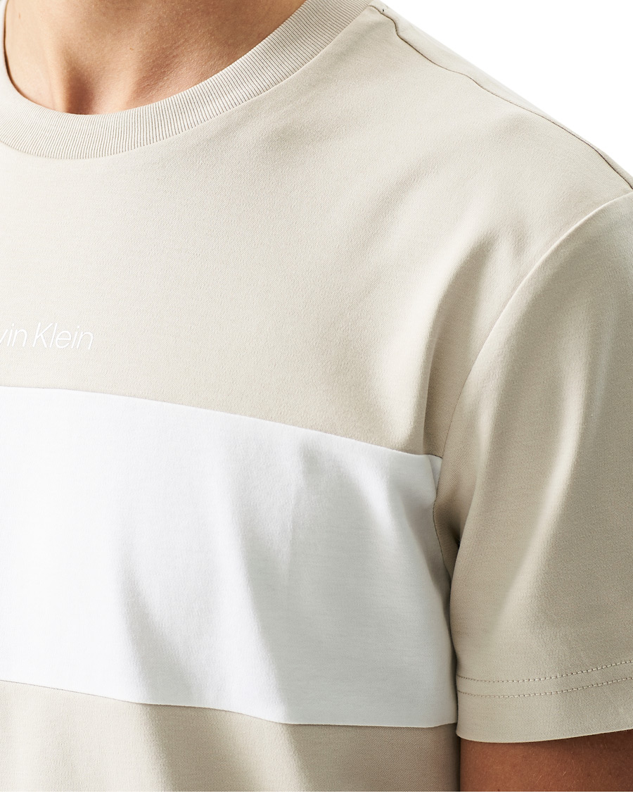 Herr | T-Shirts | Calvin Klein | Logo Colorblock Crew Neck Tee Stony Beige/White