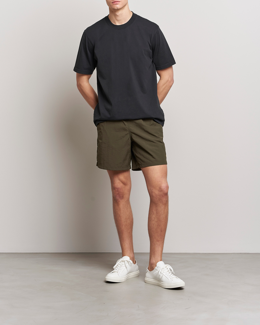 Herr | Badbyxor | Lyle & Scott | Plain Swimshorts Olive