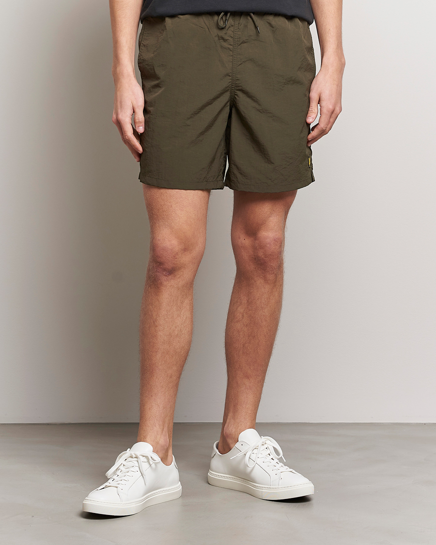Herr | Badbyxor | Lyle & Scott | Plain Swimshorts Olive