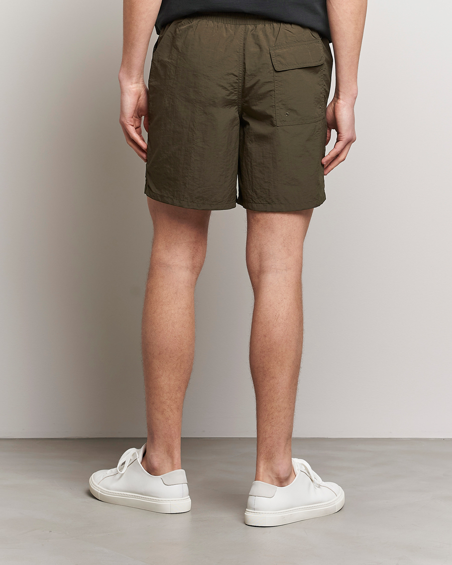 Herr | Badbyxor | Lyle & Scott | Plain Swimshorts Olive