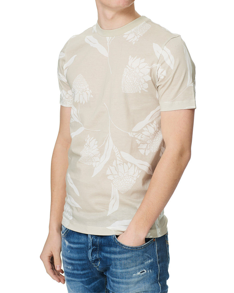 Herr | T-Shirts | BOSS BLACK | BOSS Tessler Printed Flower Tee Light Beige