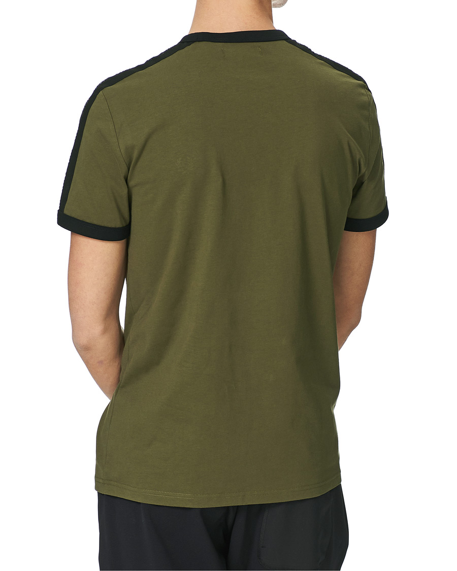 Herr | T-Shirts | Fred Perry | Tonal Tape Ringer T-shirt Military Green