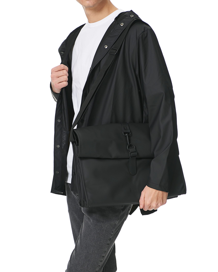 Herr | RAINS Rolltop Messenger Bag Black | RAINS | Rolltop Messenger Bag Black