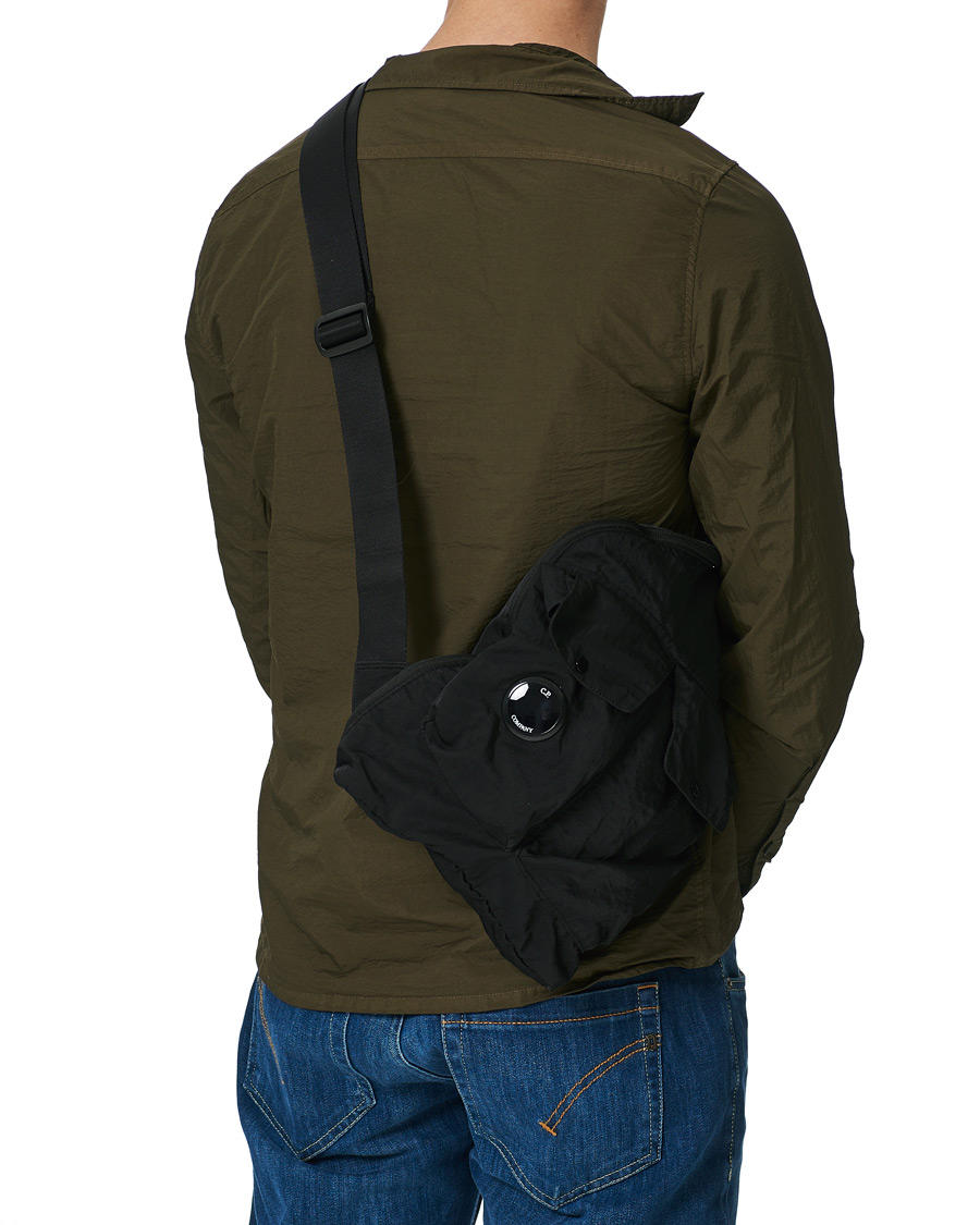 Herr | C.P. Company Nylon B Shoulder Bag Black | C.P. Company | Nylon B Shoulder Bag Black