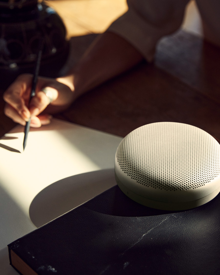 Herr | Bang & Olufsen Beosound A1 2nd Gen Waterproof Speaker Grey Mist | Bang & Olufsen | Beosound A1 2nd Gen Waterproof Speaker Grey Mist
