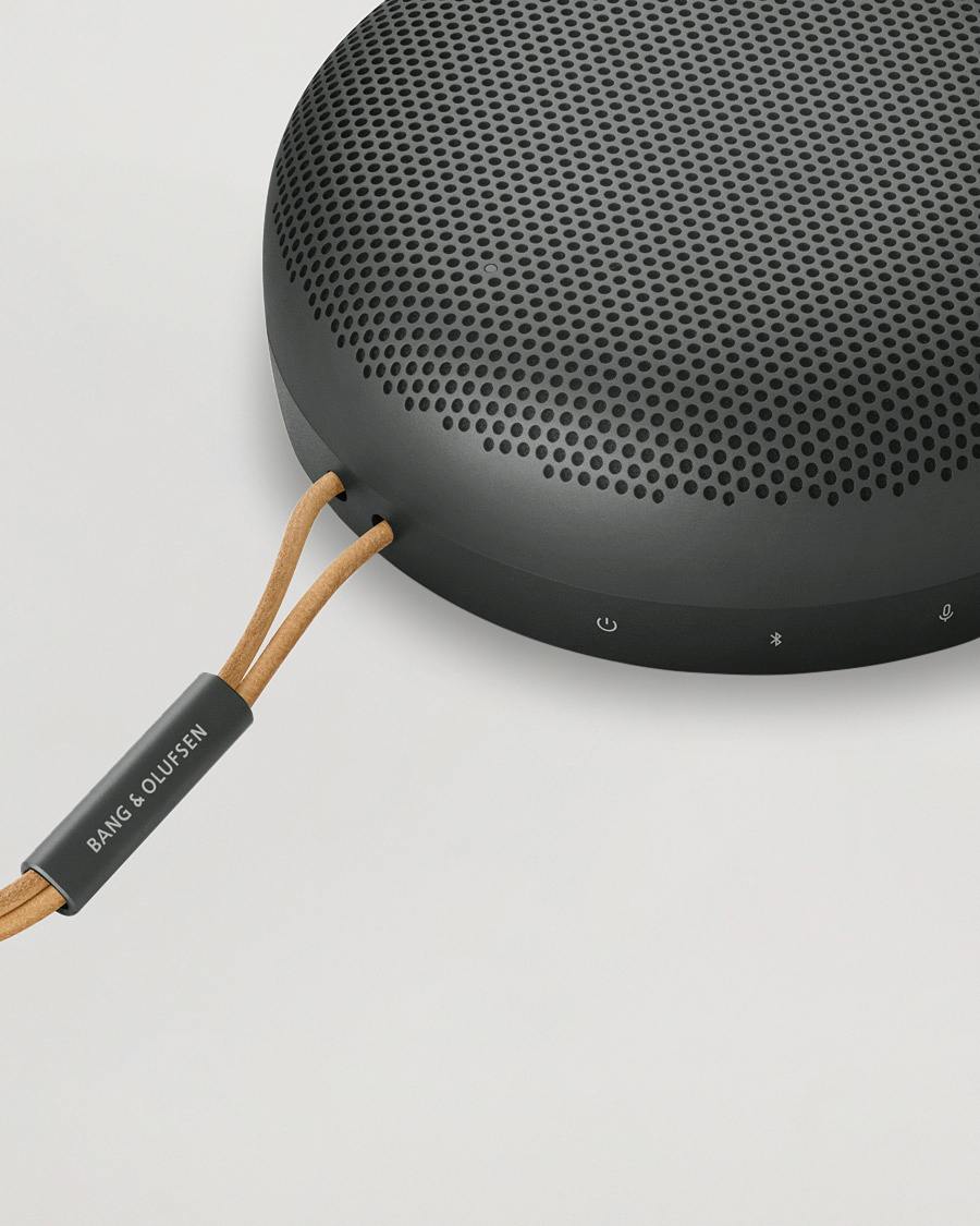 Herr | Bang & Olufsen Beosound A1 2nd Gen Waterproof Speaker Black Anthracite | Bang & Olufsen | Beosound A1 2nd Gen Waterproof Speaker Black Anthracite