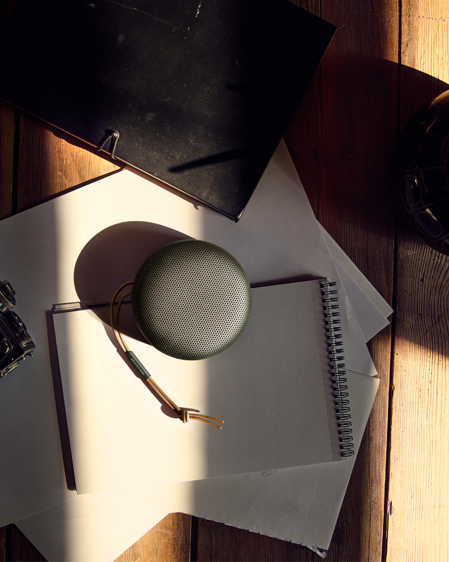 Herr | Bang & Olufsen Beosound A1 2nd Gen Waterproof Speaker Black Anthracite | Bang & Olufsen | Beosound A1 2nd Gen Waterproof Speaker Black Anthracite