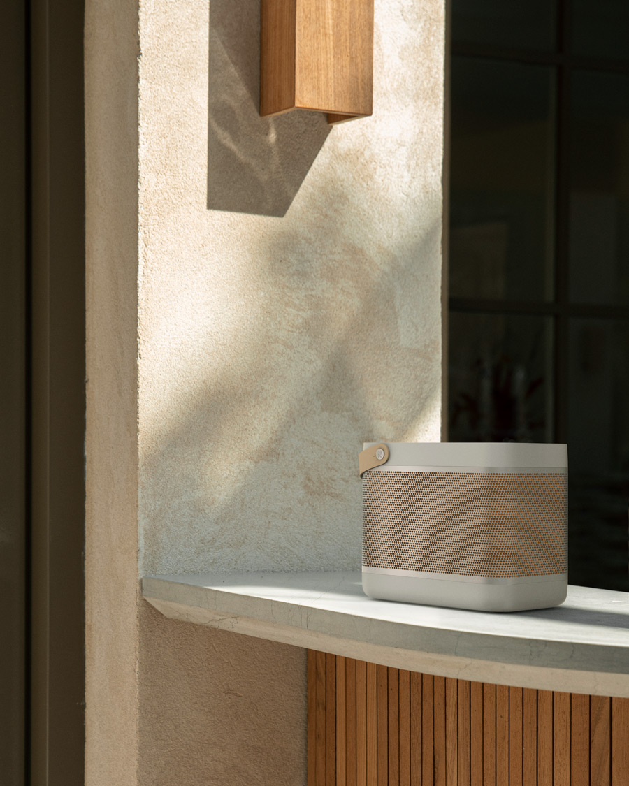 Herr | Bang & Olufsen Beolit 20 Bluetooth Speaker Grey Mist | Bang & Olufsen | Beolit 20 Bluetooth Speaker Grey Mist