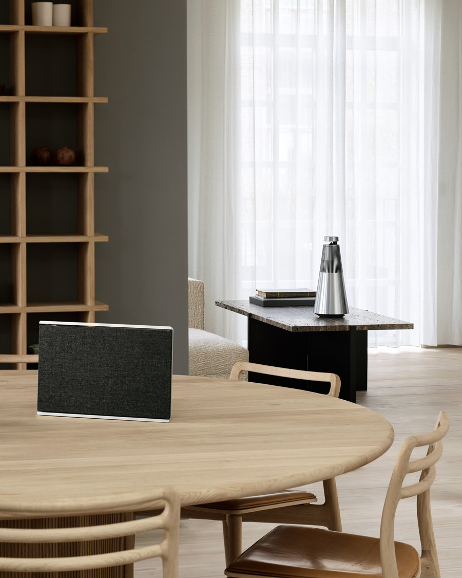 Herr | Bang & Olufsen Beosound Level Portable Wifi Speaker Natural/Dark Grey | Bang & Olufsen | Beosound Level Portable Wifi Speaker Natural/Dark Grey