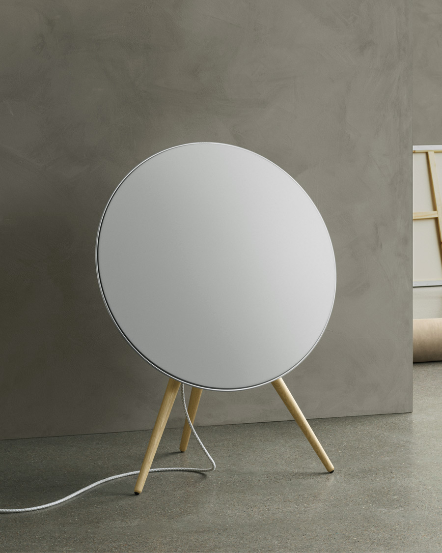 Herr | Till Konnässören | Bang & Olufsen | Beoplay A9 Wireless Speaker White
