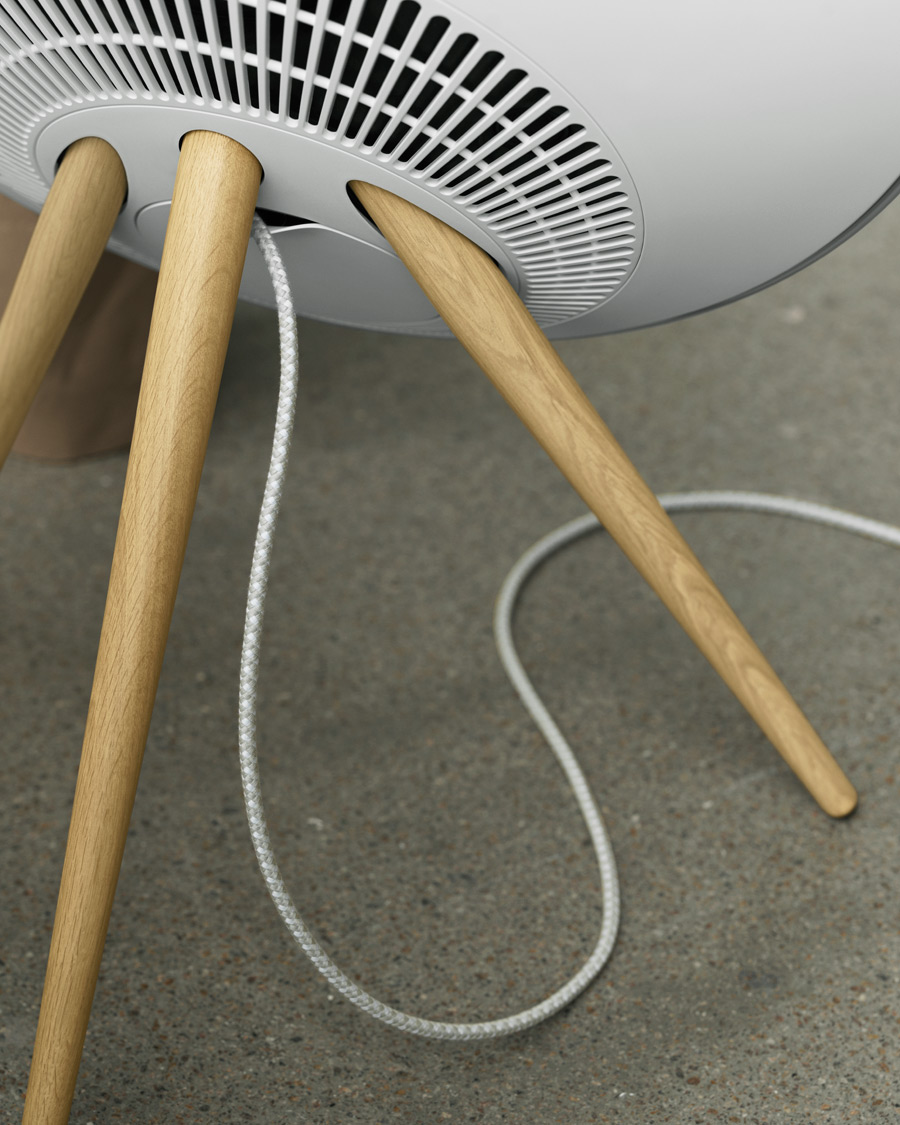 Herr | Till Konnässören | Bang & Olufsen | Beoplay A9 Wireless Speaker White