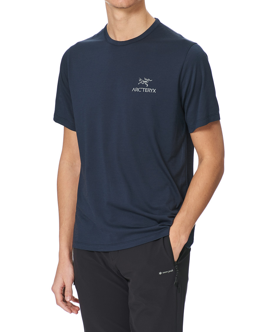 Herr | T-Shirts | Arc'teryx | Arc´Logo Emblem Wool T-shirt Black Sapphire