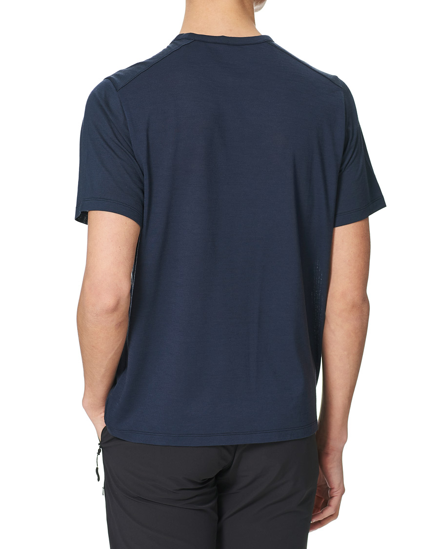 Herr | T-Shirts | Arc'teryx | Arc´Logo Emblem Wool T-shirt Black Sapphire