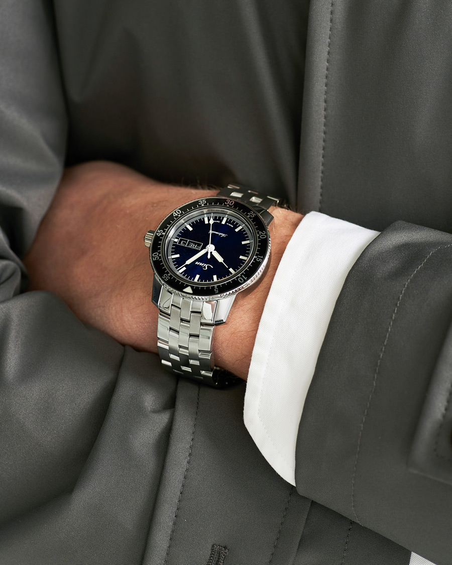 Herr | Fine watches | Sinn | 104 I B Pilot Watch 41mm Steel Link Dark Blue