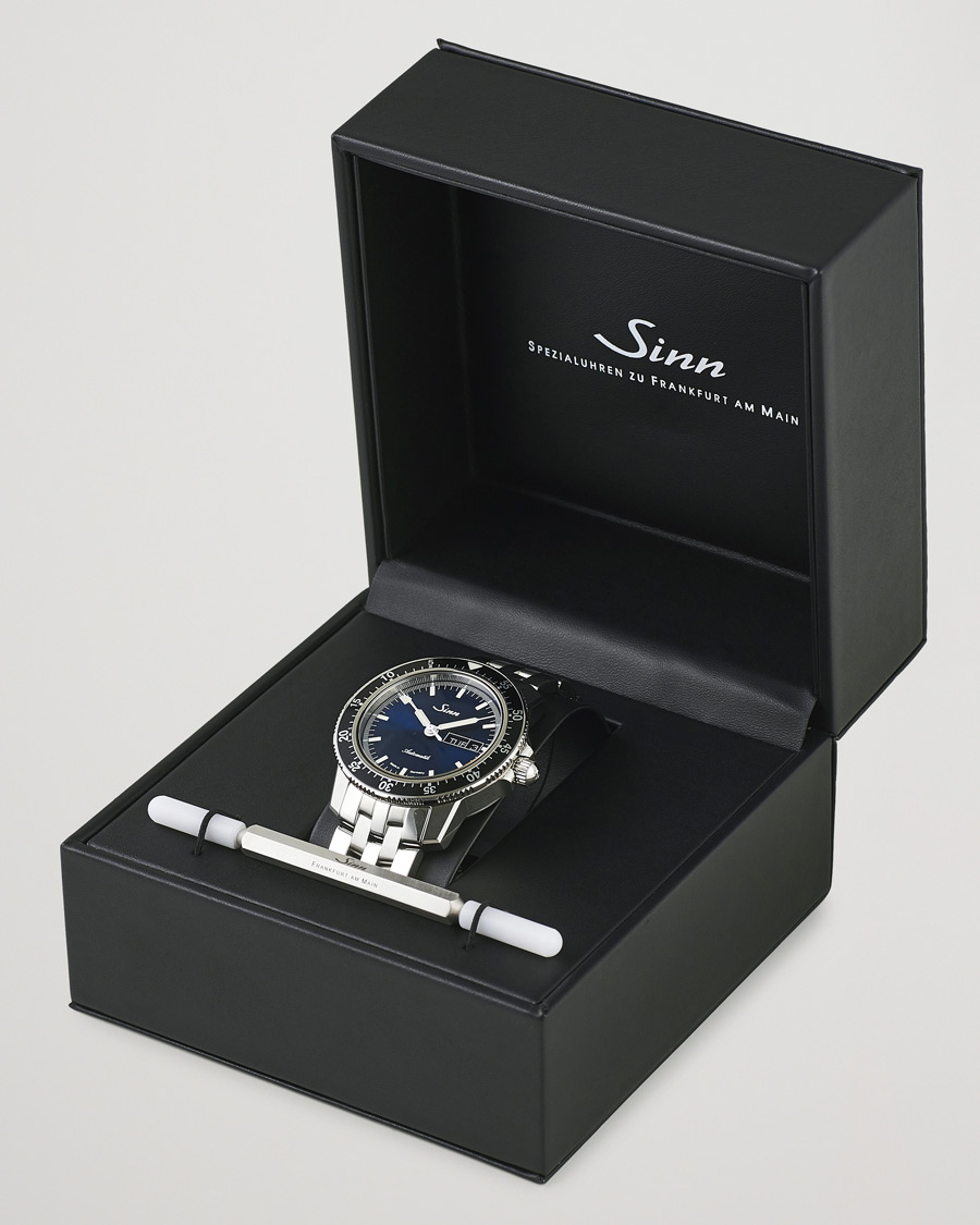 Herr | Sinn 104 I B Pilot Watch 41mm Steel Link Dark Blue | Sinn | 104 I B Pilot Watch 41mm Steel Link Dark Blue