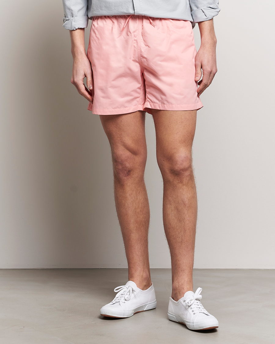 Herr | Badbyxor | Colorful Standard | Classic Organic Swim Shorts Bright Coral