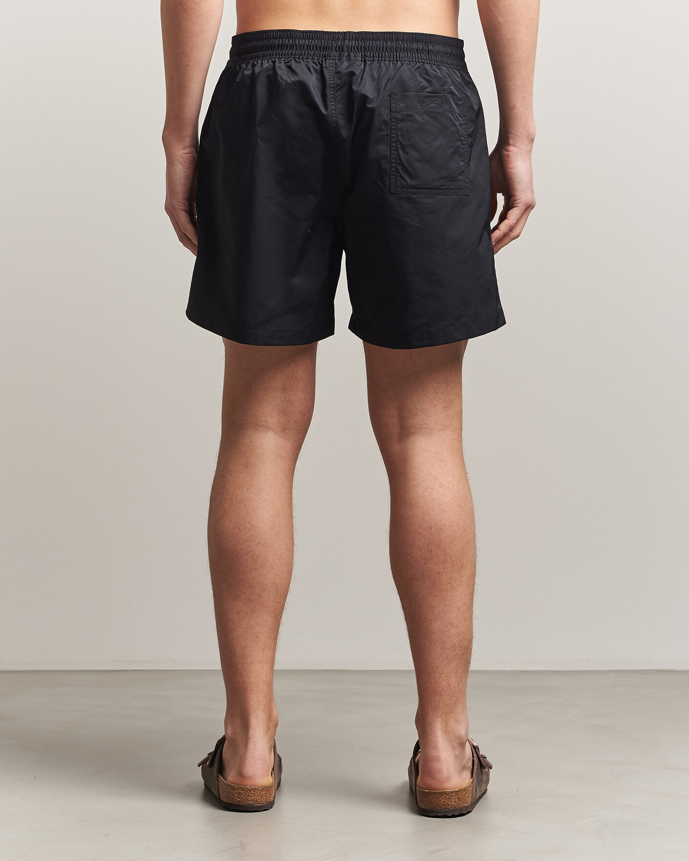 Herr | Badbyxor | Colorful Standard | Classic Organic Swim Shorts Deep Black