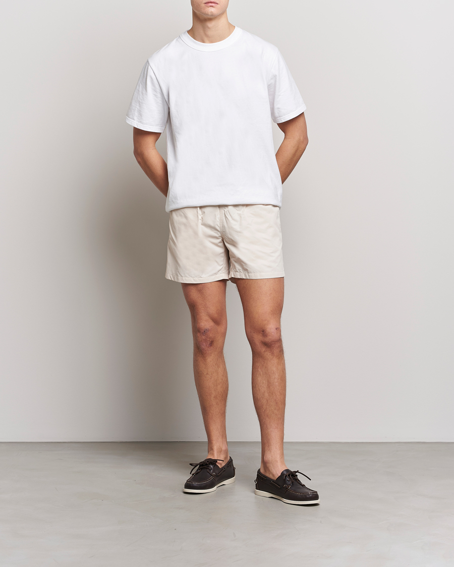 Herr | Badbyxor | Colorful Standard | Classic Organic Swim Shorts Ivory White