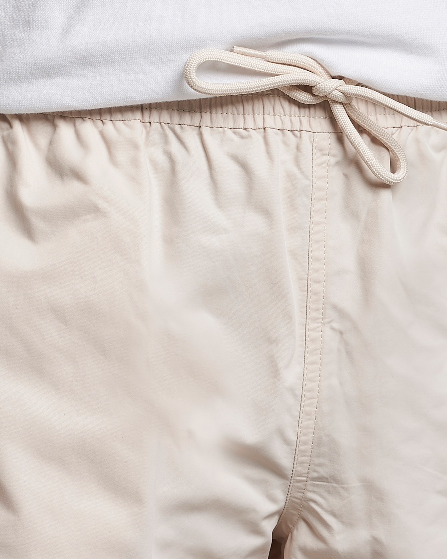 Herr | Badbyxor | Colorful Standard | Classic Organic Swim Shorts Ivory White