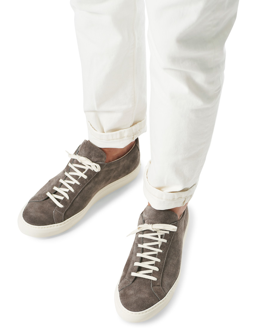 Herr | Common Projects Achilles Low Suede Sneaker Dark Grey | Common Projects | Achilles Low Suede Sneaker Dark Grey