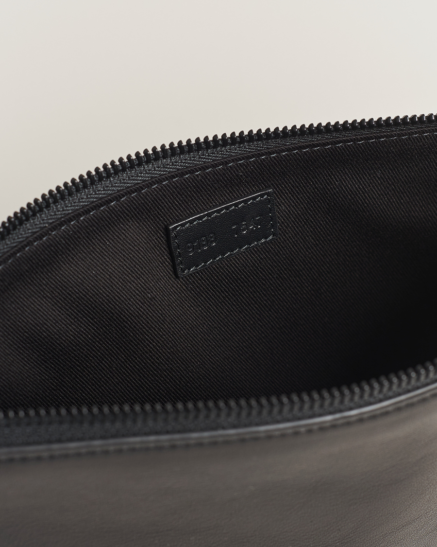 Herr | Common Projects Medium Flat Nappa Leather Pouch Black | Common Projects | Medium Flat Nappa Leather Pouch Black