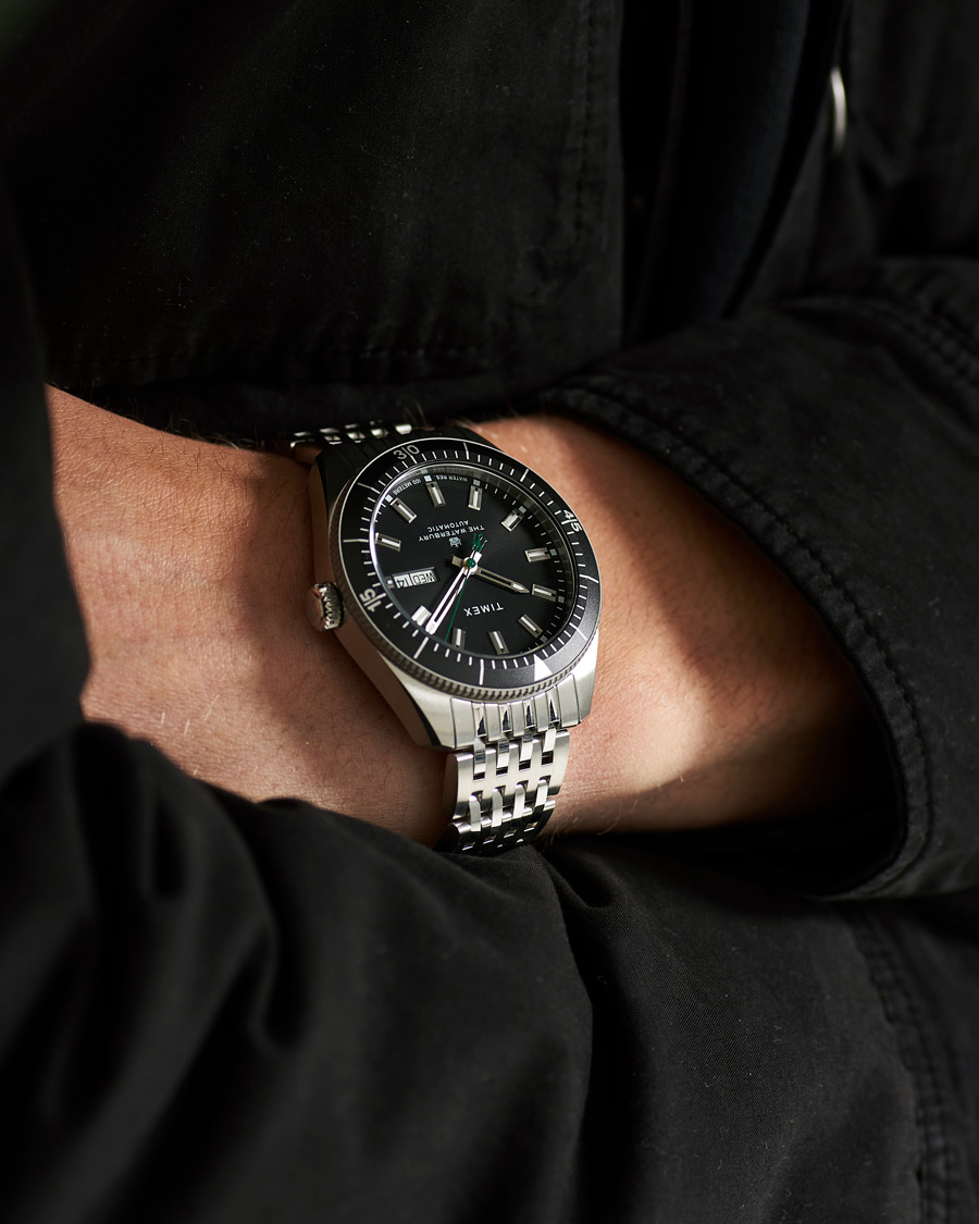 Herr |  | Timex | Waterbury Diver Automatic 40mm Steel/Black Dial