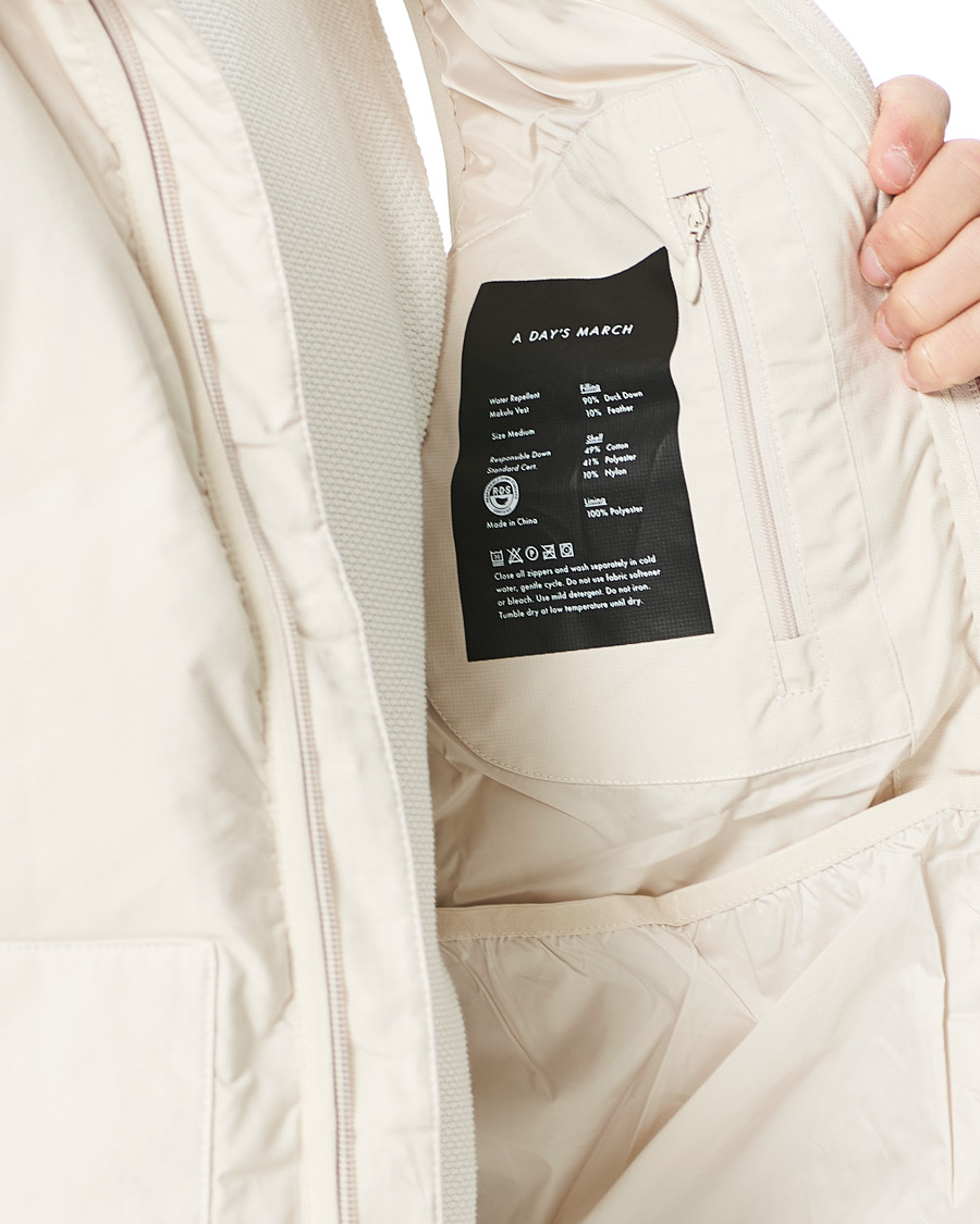 Herr | Jackor | A Day's March | Makalu Down Vest Sand