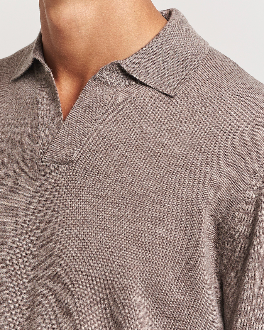 Herr | Tröjor | A Day's March | Manol Open Collar Merino Polo Taupe Melange