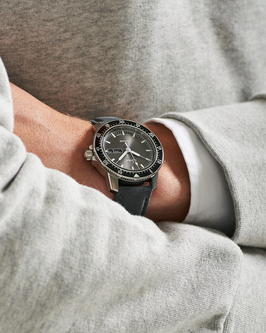 Herr | Fine watches | Sinn | 104 I A Pilot Watch 41mm Alcantara Strap Grey