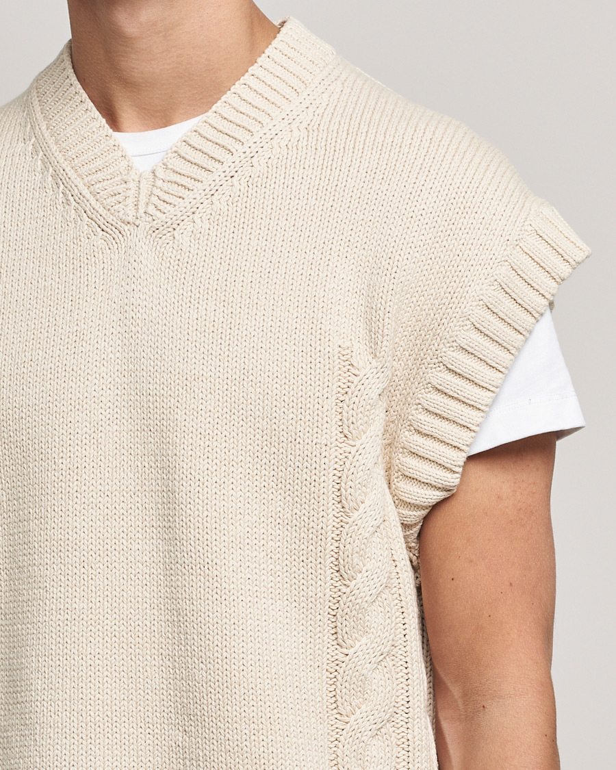 Herr | Tröjor | Tiger of Sweden | Bazyly Knitted Vest Cream Snow
