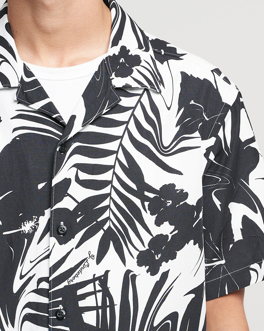 Herr | Skjortor | J.Lindeberg | Elio Hibiscus Print Short Sleeve Shirt White/Black