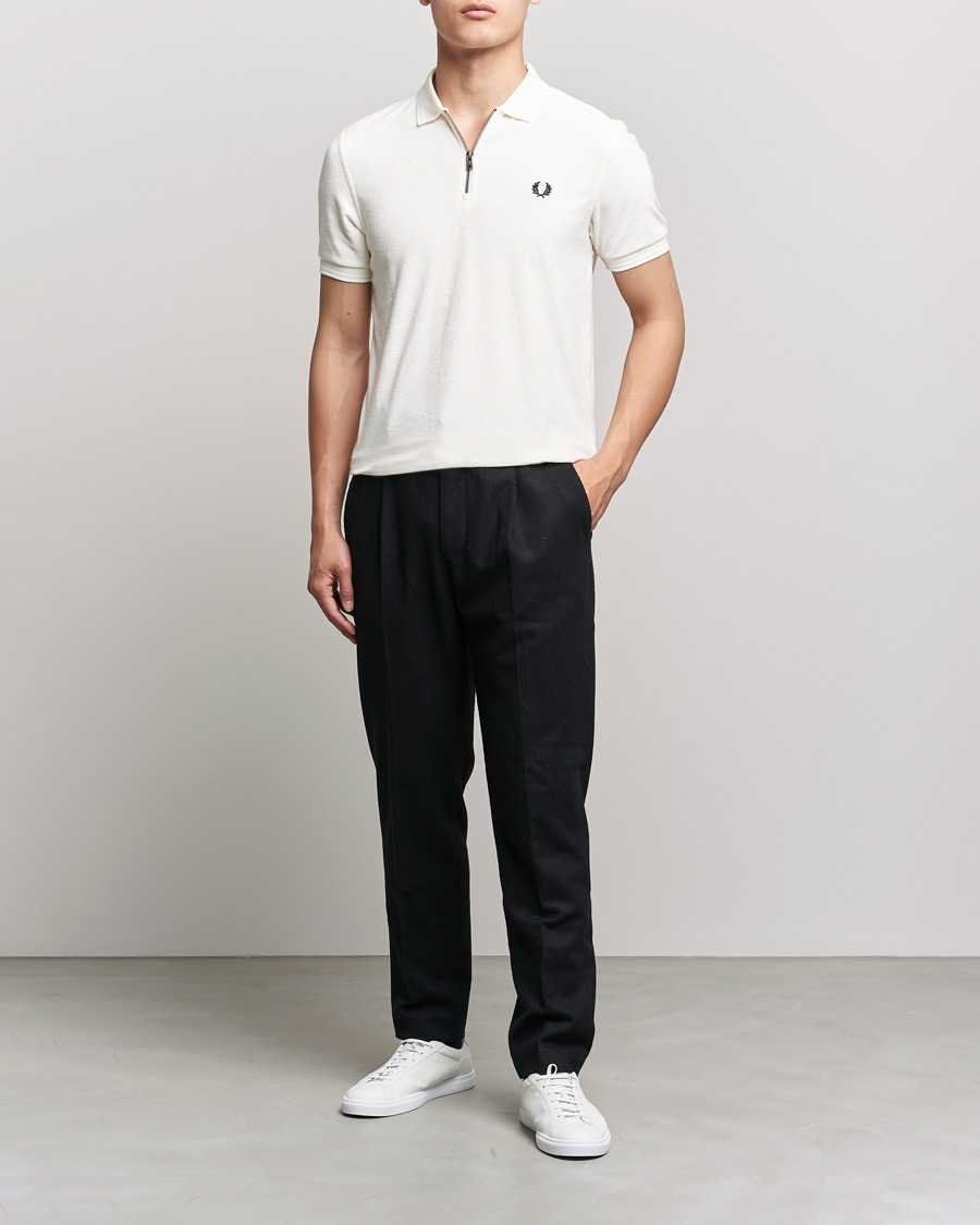 Herr |  | Fred Perry | Towelling Zip Neck Polo Ecru