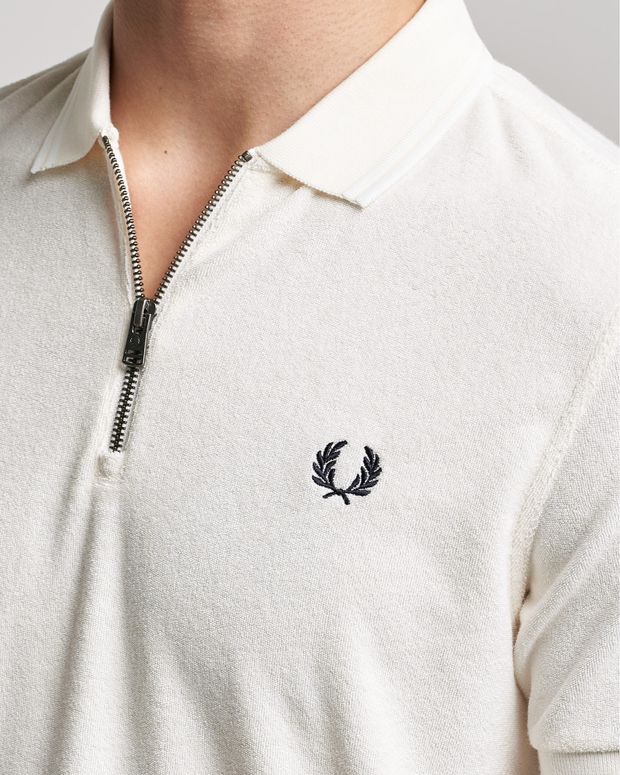 Herr | Pikéer | Fred Perry | Towelling Zip Neck Polo Ecru