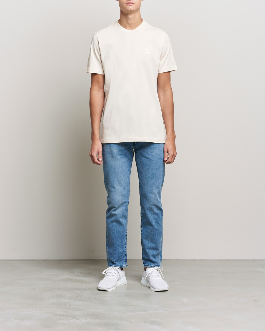 Herr | T-Shirts | adidas Originals | Essential Tee Won White