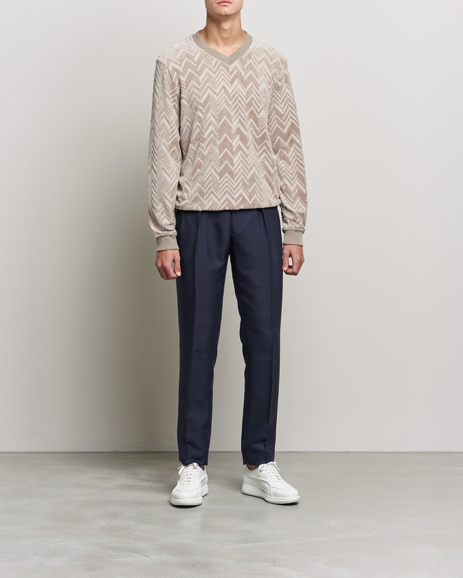 Herr | Tröjor | Giorgio Armani | Velvet Jersey Chevron Sweater Beige