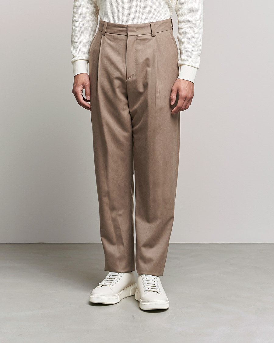 Herr | Byxor | Giorgio Armani | Tapered Pleated Flannel Trousers Beige