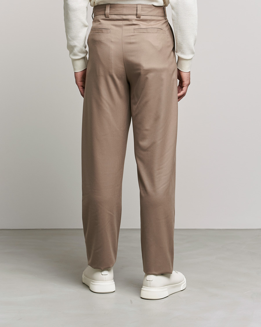 Herr | Byxor | Giorgio Armani | Tapered Pleated Flannel Trousers Beige