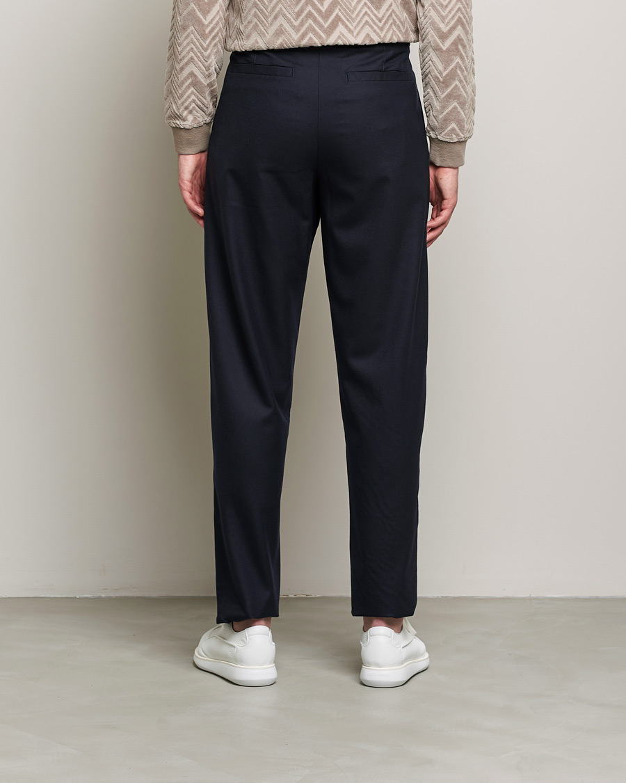 Herr | Byxor | Giorgio Armani | Tapered Pleated Flannel Trousers Navy