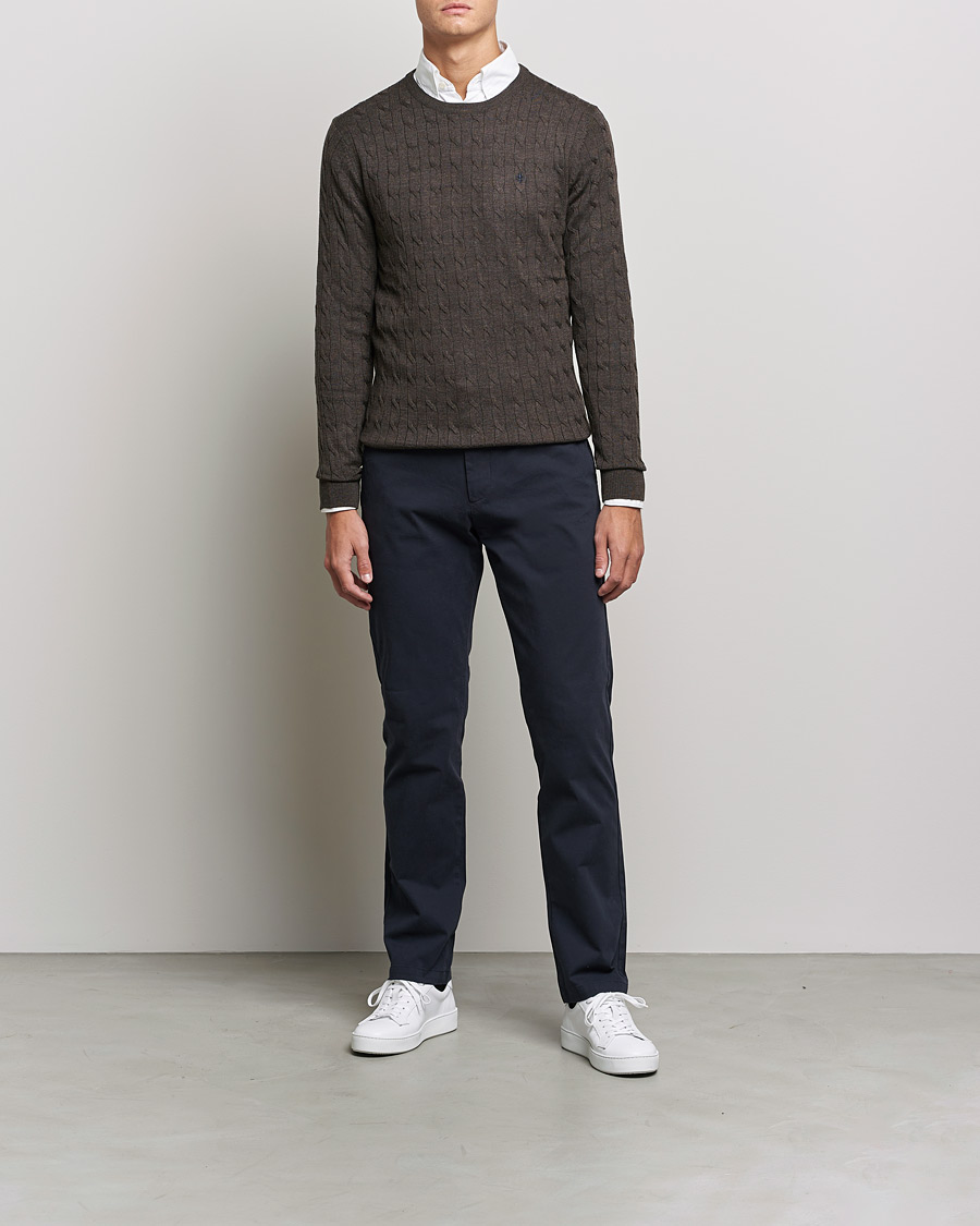 Herr | Tröjor | Morris | Merino Cable Crew Neck Dark Brown