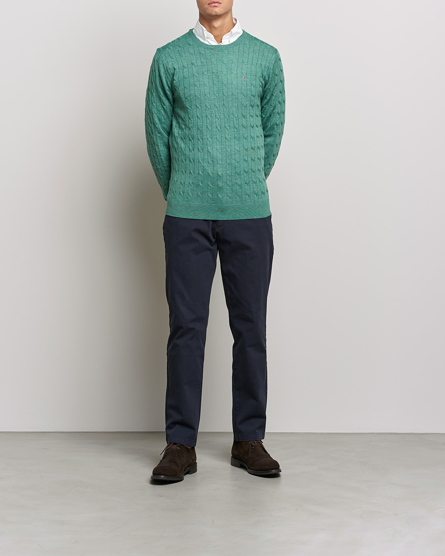 Herr | Tröjor | Morris | Merino Cable Crew Neck Pullover Mineral Green