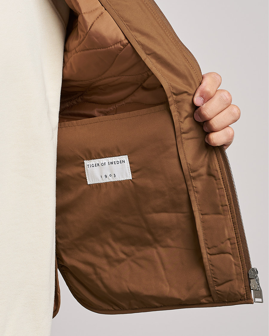 Herr | Jackor | Tiger of Sweden | Vennier Vest Old Brass