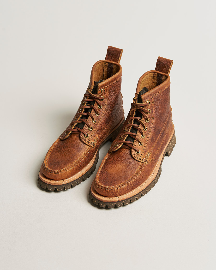 Herr | Yuketen Cortina Sole Angler Boots Brown Grain Calf | Yuketen | Cortina Sole Angler Boots Brown Grain Calf