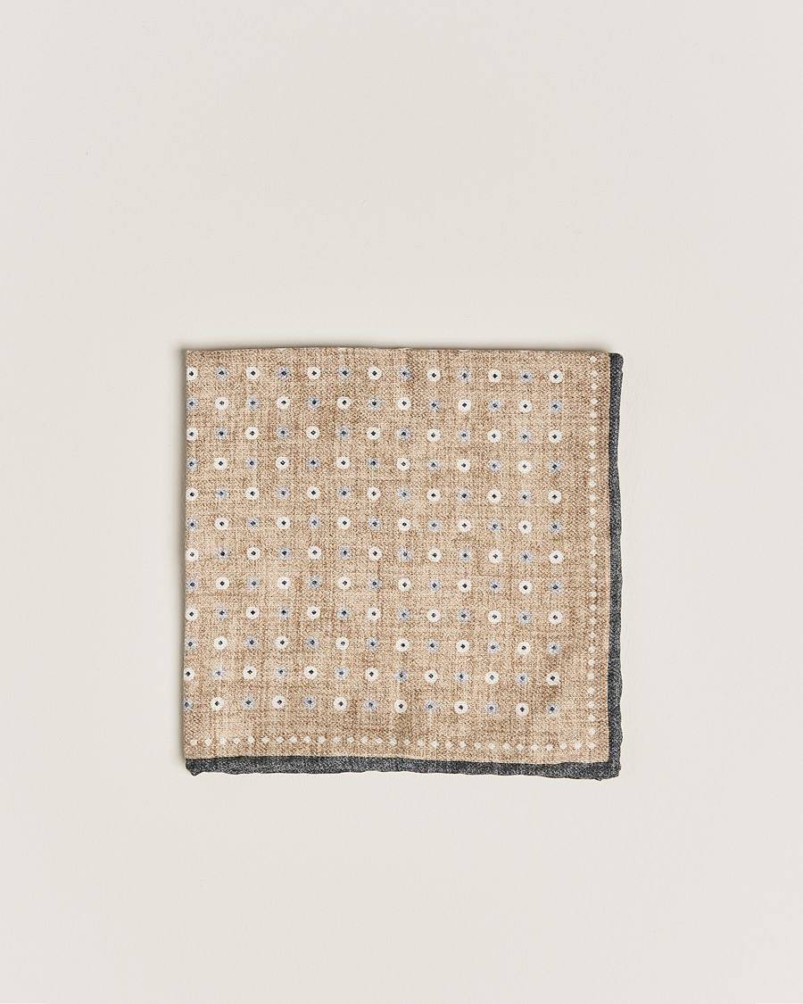 Herr | Brunello Cucinelli Micro Dot Pocket Square Beige/Blue | Brunello Cucinelli | Micro Dot Pocket Square Beige/Blue