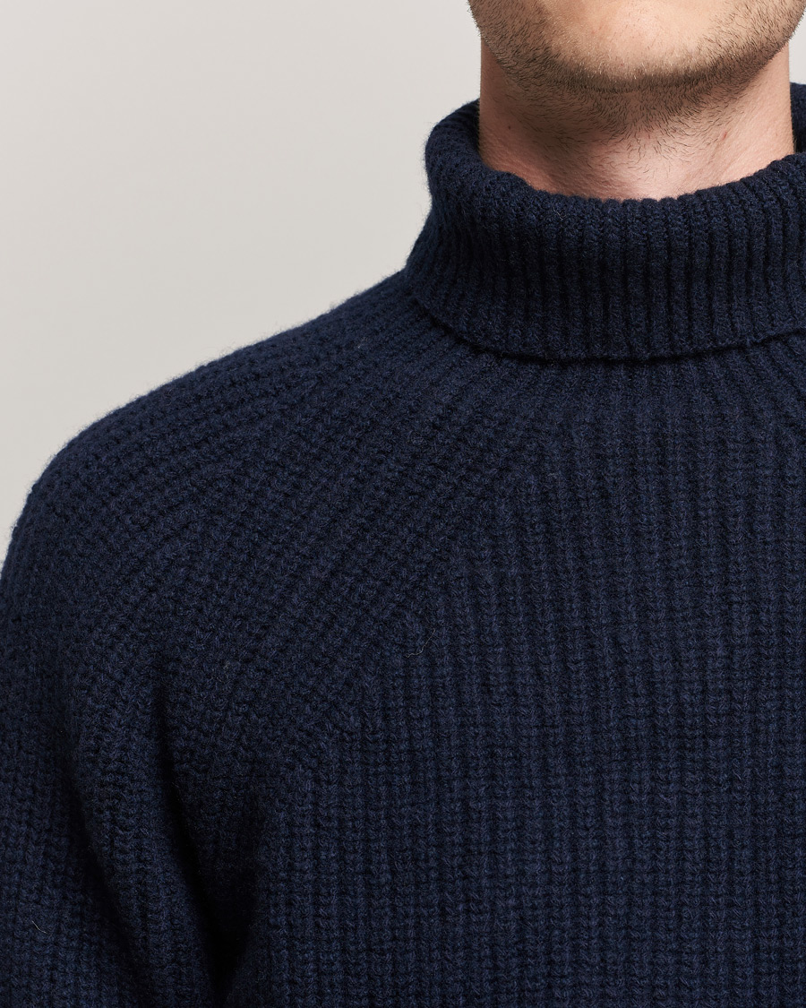 Herr | Tröjor | Inis Meáin | Wool/Cashmere Boatbuilder Turtleneck Navy